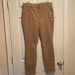 Time and Tru Khaki High Rise Jeggings…size L (12-14)